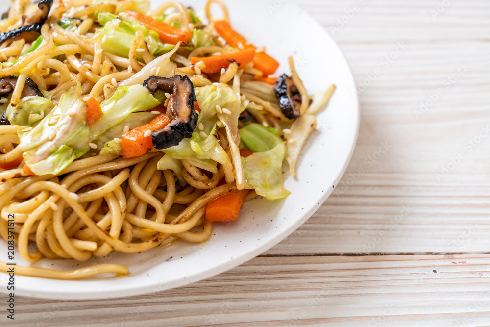 stir-fried yakisoba noodle with vegetable stir-fried yakisoba noodle with vegetable