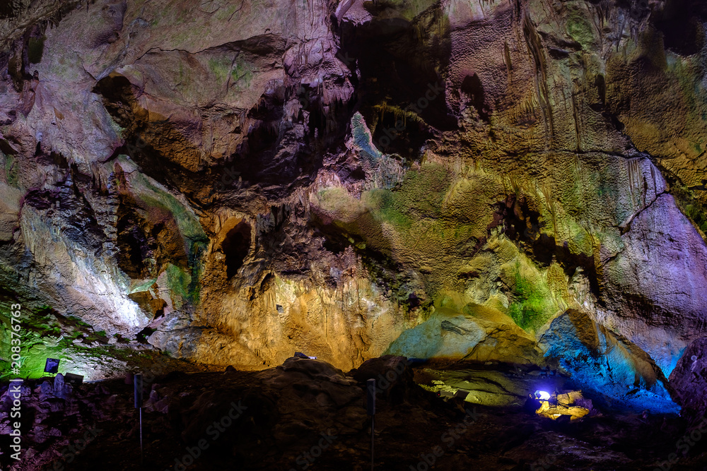 Details inside the cave 2