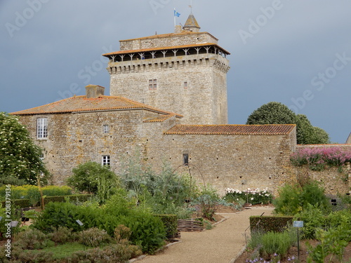 Donjon de Bazoges en Pareds, Vendée, France photo