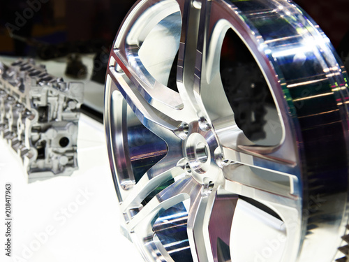 Metal disc wheel for car