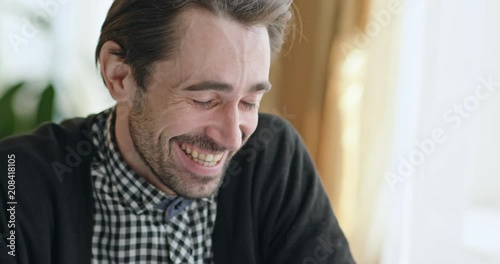 It is very nasty to watch a beautiful man on the viewer and is nasty, causes a vomiting reflex