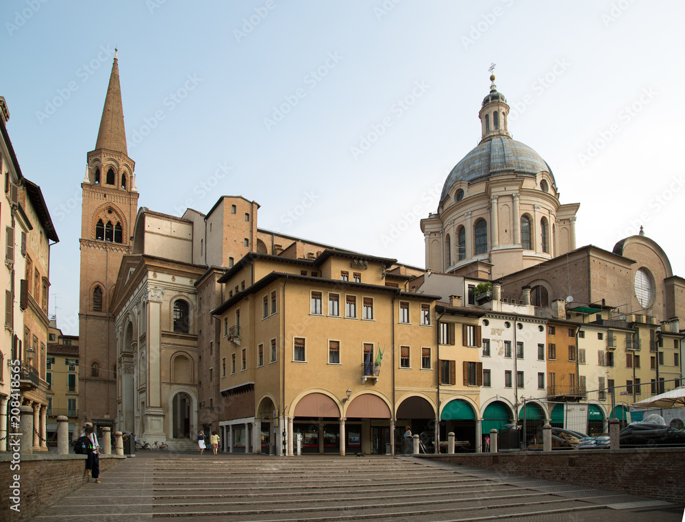 Mantova, piazza delle Erbe