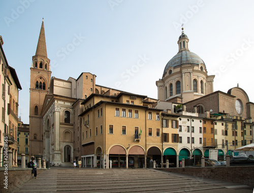Mantova, piazza delle Erbe