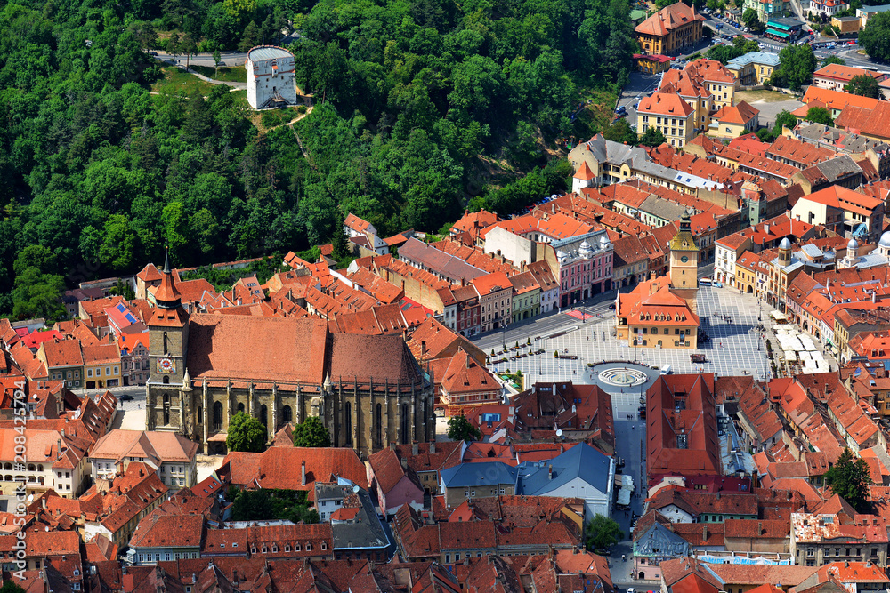 Obraz premium View of Old Town Brasov from Mountain Tampa, Transylvania, Romania