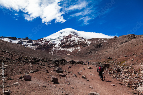 Foto Climbing the refuge of the Chimborazo volcano