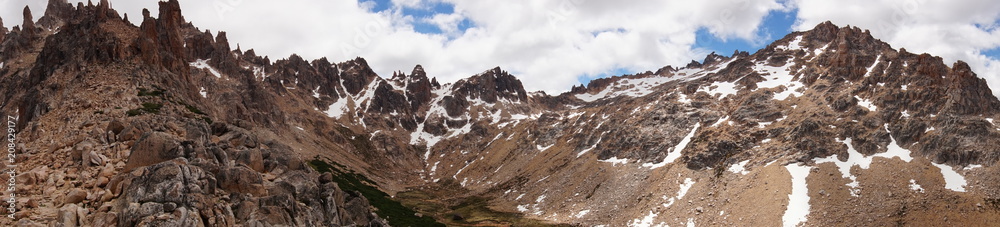 panorama of sthe mountains in medoza