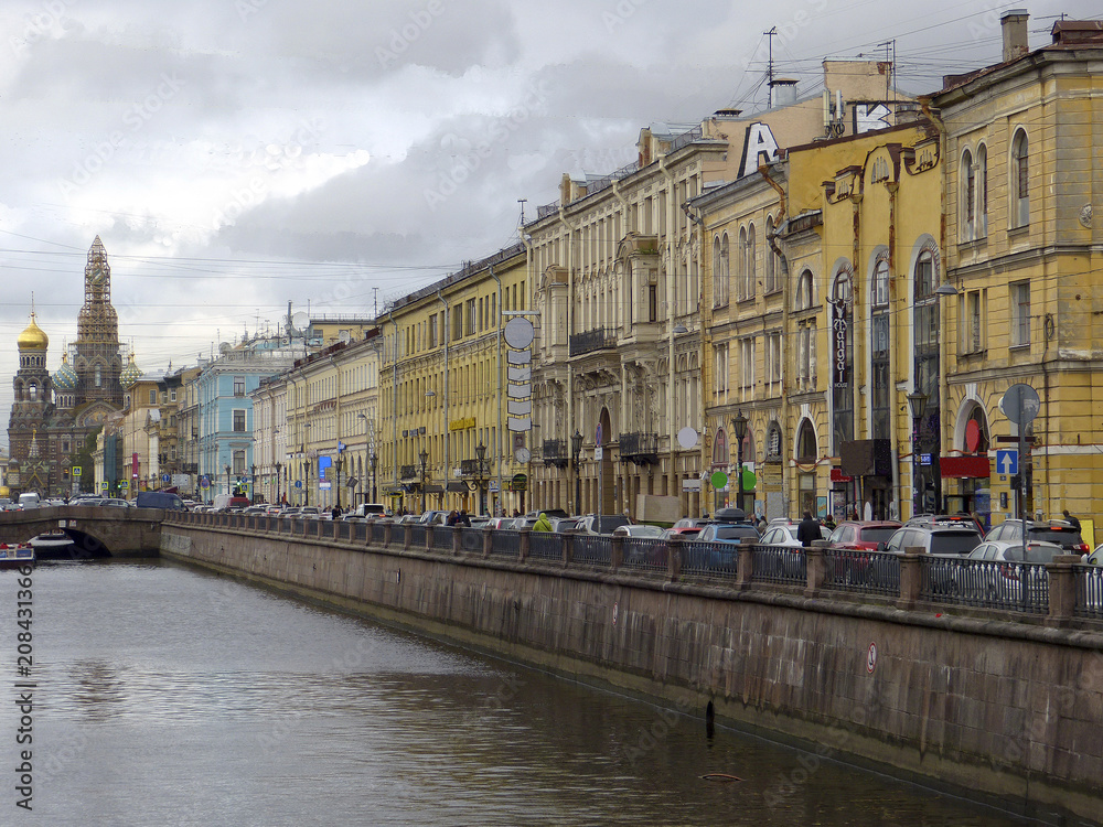 Gribojedowkanal mitAuferstehungskirche in St. Petersburg