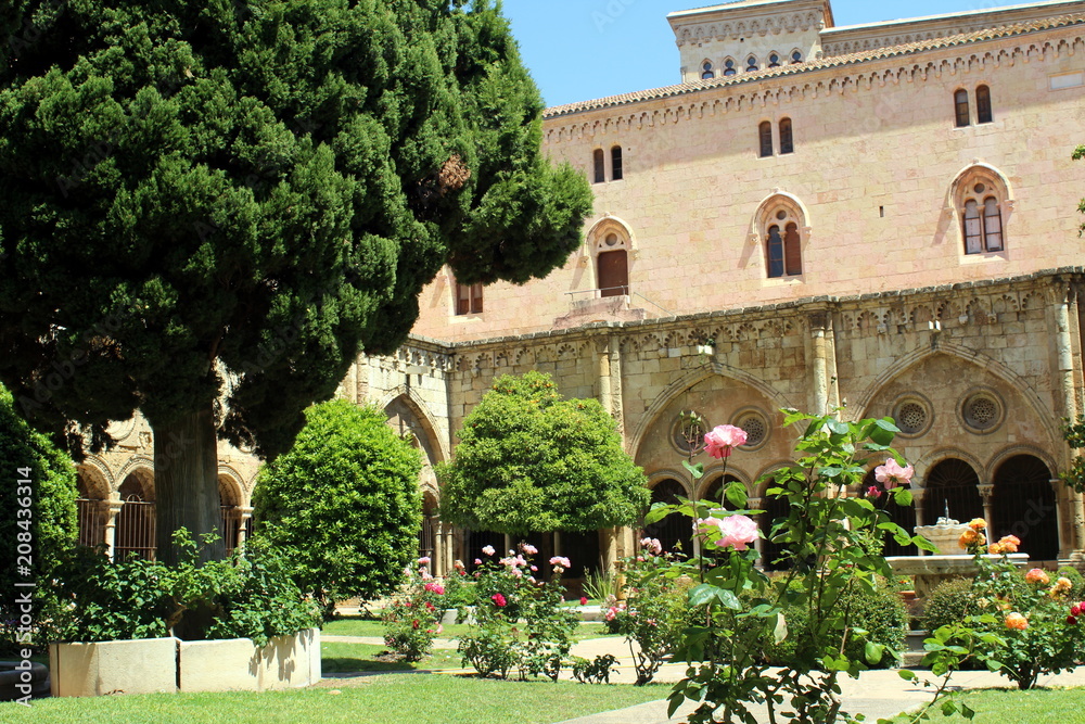 Obraz premium Summer at the Cathedral of Tarragona in Catalunya, Spain