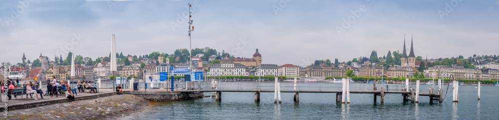 Vue générale du port de Lucerne