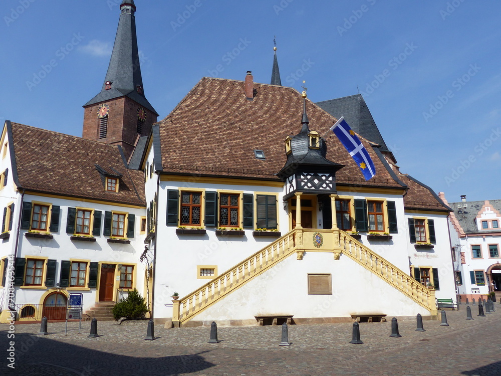Historisches Rathaus in Deidesheim / Pfalz Historisches Rathaus in Deidesheim / Pfalz