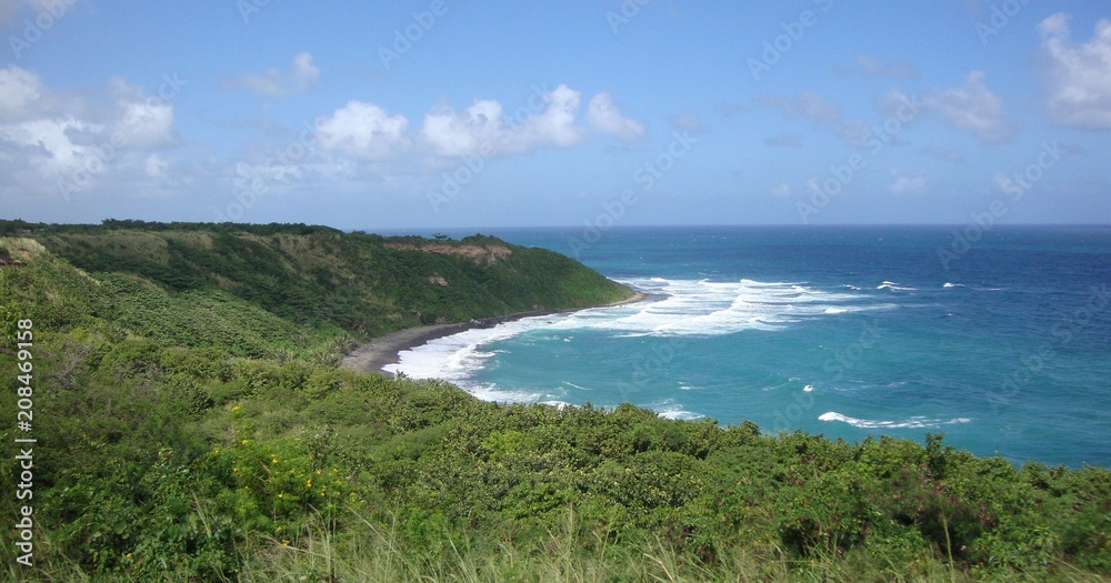 St. Kitts und Nevis, Bucht und Strand in der Karibik