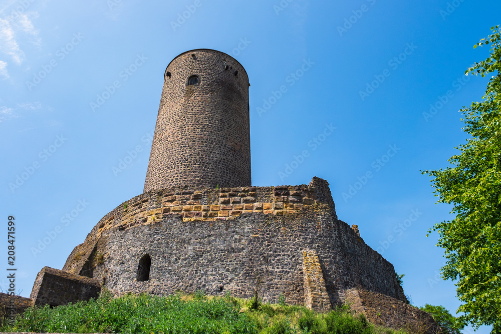 Ruine der Burg Münzenberg in Hessen