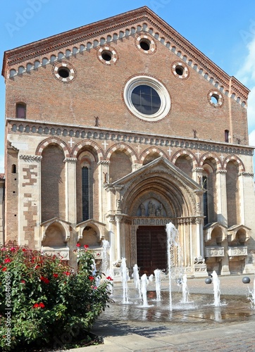 Saint Lawrence Church in Vicenza Italy with fountain