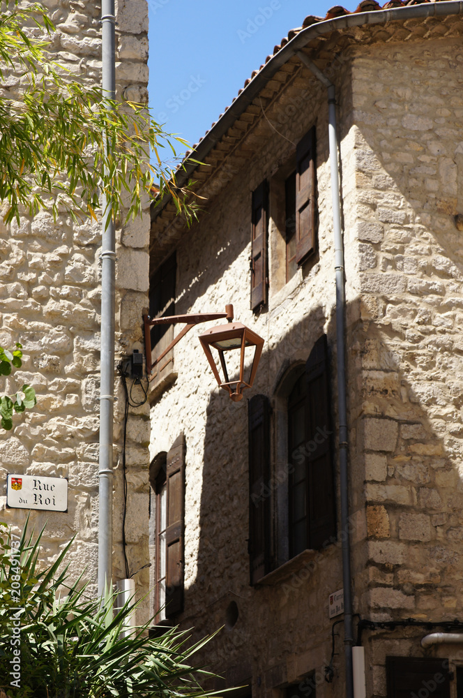 Fototapeta premium Ruelle de maisons traditionnelles à Sauve