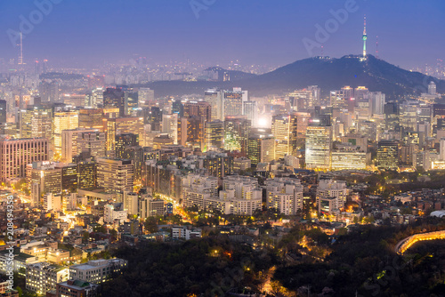 Night view of Seoul Downtown cityscape © vichie81