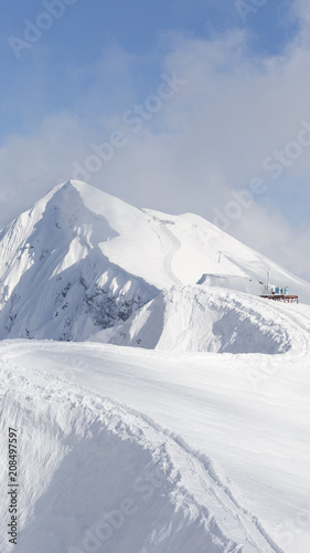 High snowy mountains, Russia © Андрей Андреев
