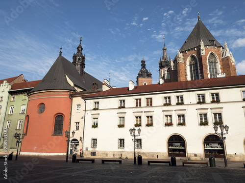 Kraków widok na kKościół Mariacki ze strony Małego Rynku