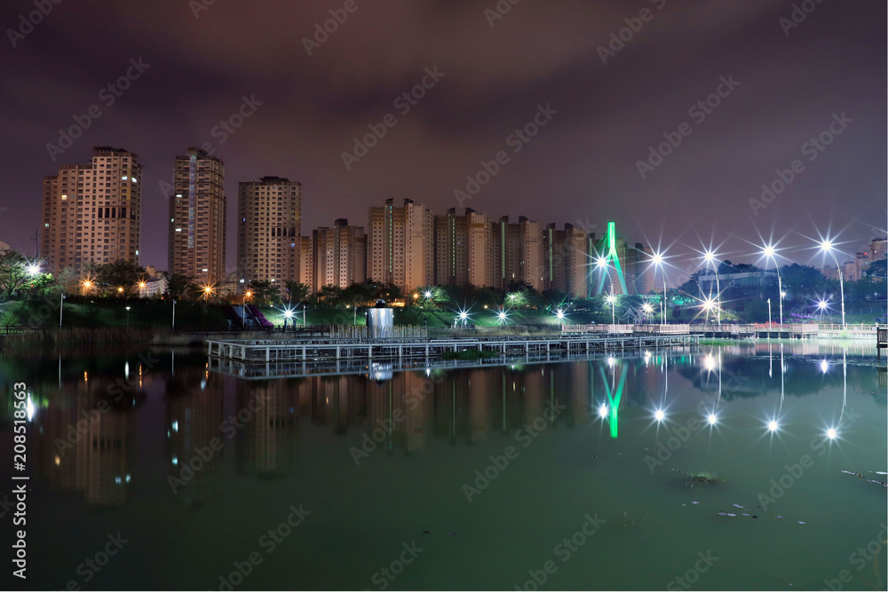 Fototapeta premium lake park nightscape 광주 수완지구 호수공원야경