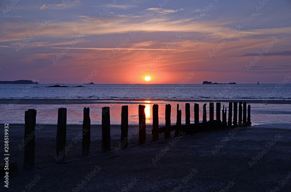 Fototapeta premium Abend am Atlantik in der Bretagne