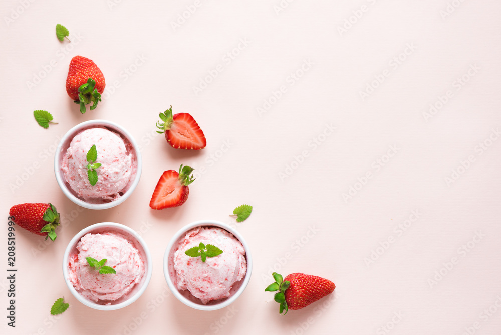 Strawberry ice cream Strawberry ice cream