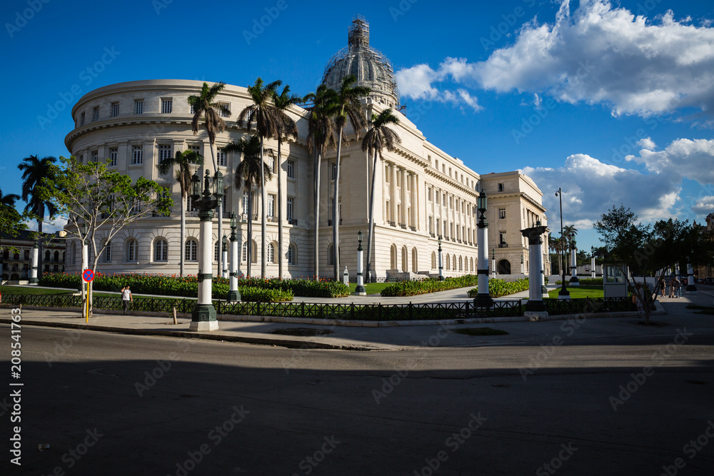HABANA, CUBA-JANUARY 12: City street on January 12, 2018 in Habana, Cuba. Street view of Habana