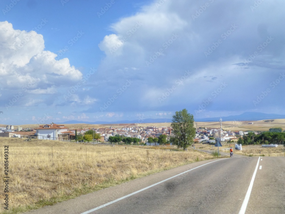 Carretera de Alba de Tormes, pueblo de Salamanca ( Castilla y León, España)
