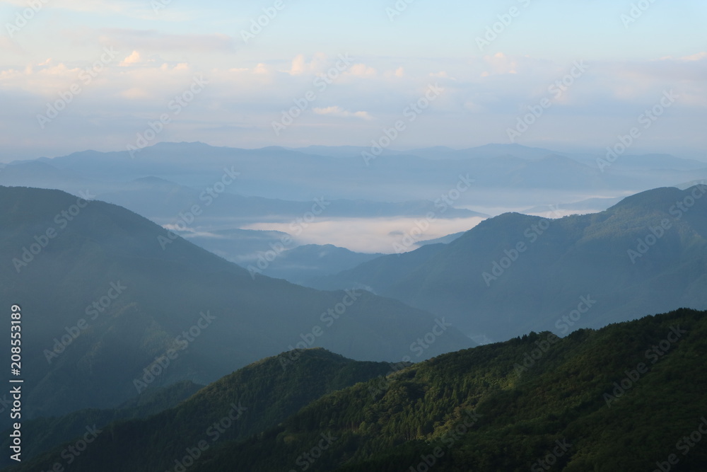 四国カルストの山並み 四国カルストの山並み