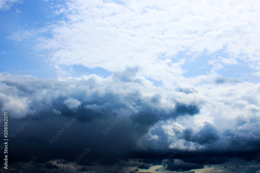 Naklejka premium Sky clouds background, before the rain.