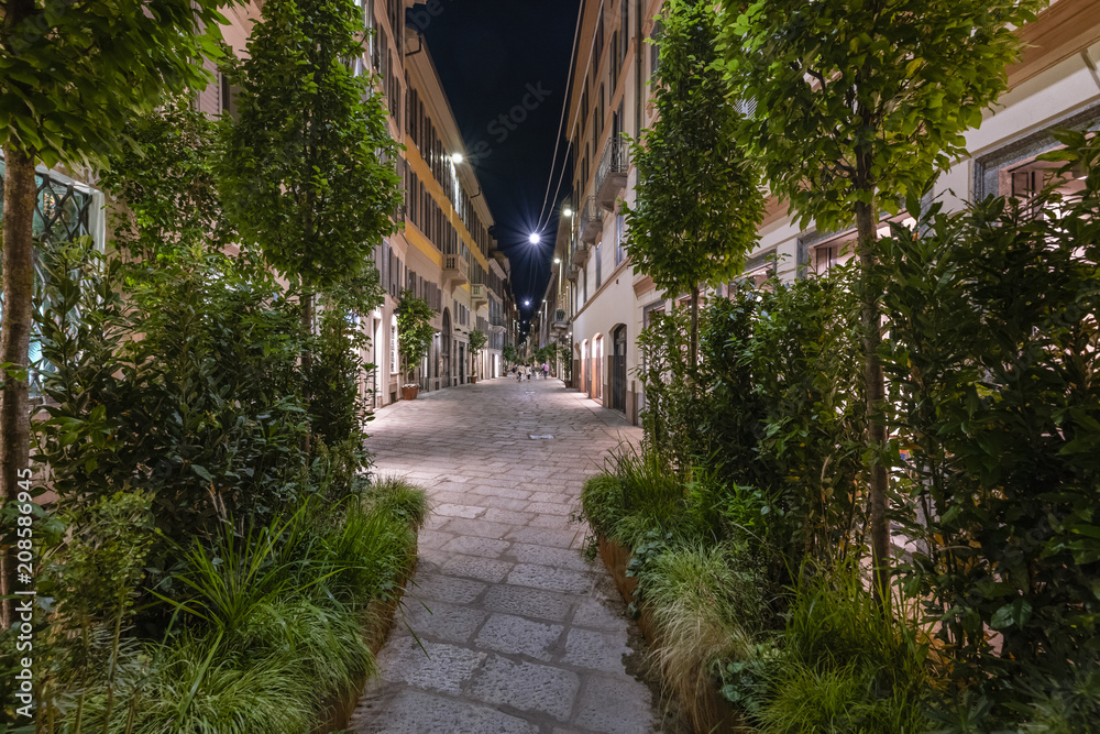 Shopping time in Milan - Via della Spiga - Summer time