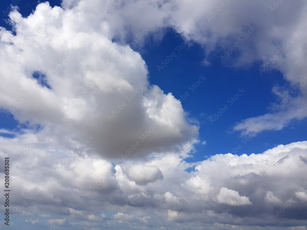 Obraz premium Cielo e nuvole