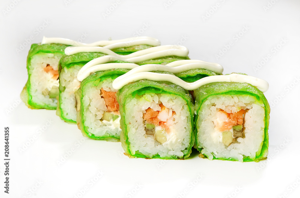 Warm rolls (tiger shrimp, salmon, Philadelphia cheese, avocado) Warm rolls (tiger shrimp, salmon, Philadelphia cheese, avocado)
