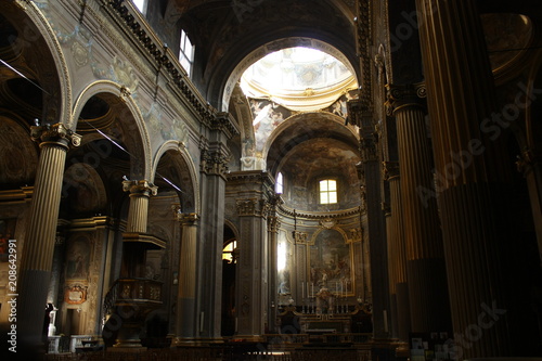 Iglesia de San Gaetano y Bartolom    Bolonia  Italia