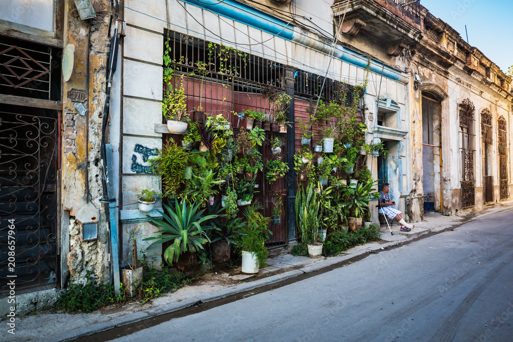 HABANA, CUBA-JANUARY 11: City street on January 11, 2018 in Habana, Cuba. Street view of Habana
