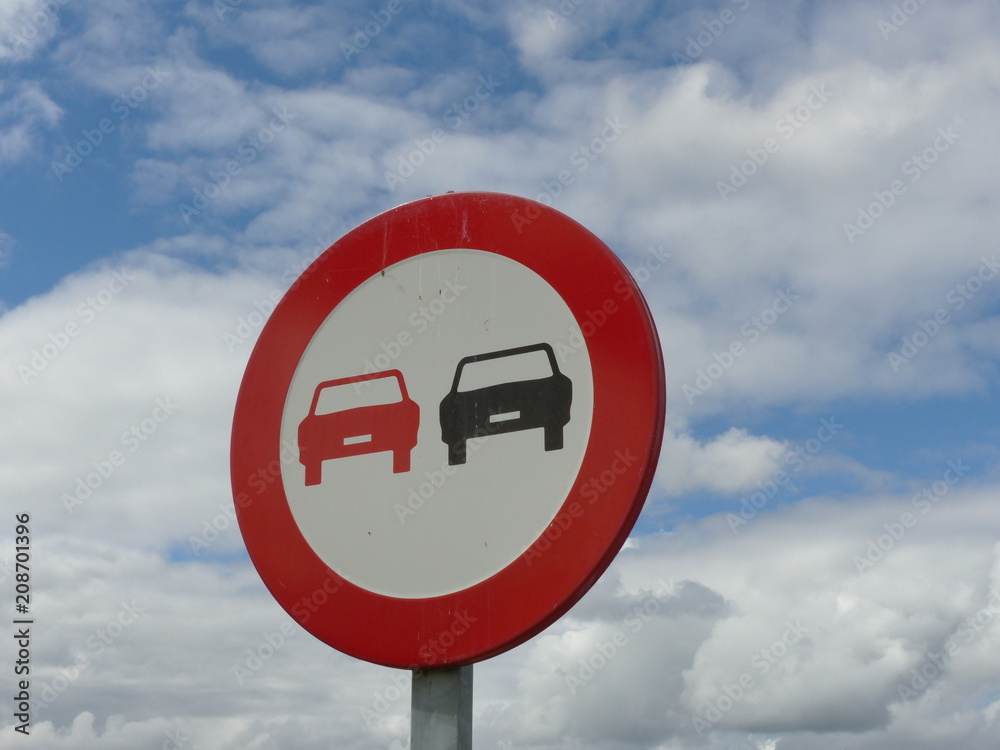 PROHIBIDO ADELANTAR, SEÑAL DE TRAFICO Stock Photo | Adobe Stock