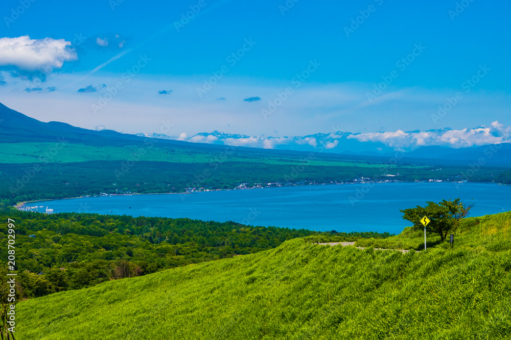 富士山と山中湖 富士山と山中湖