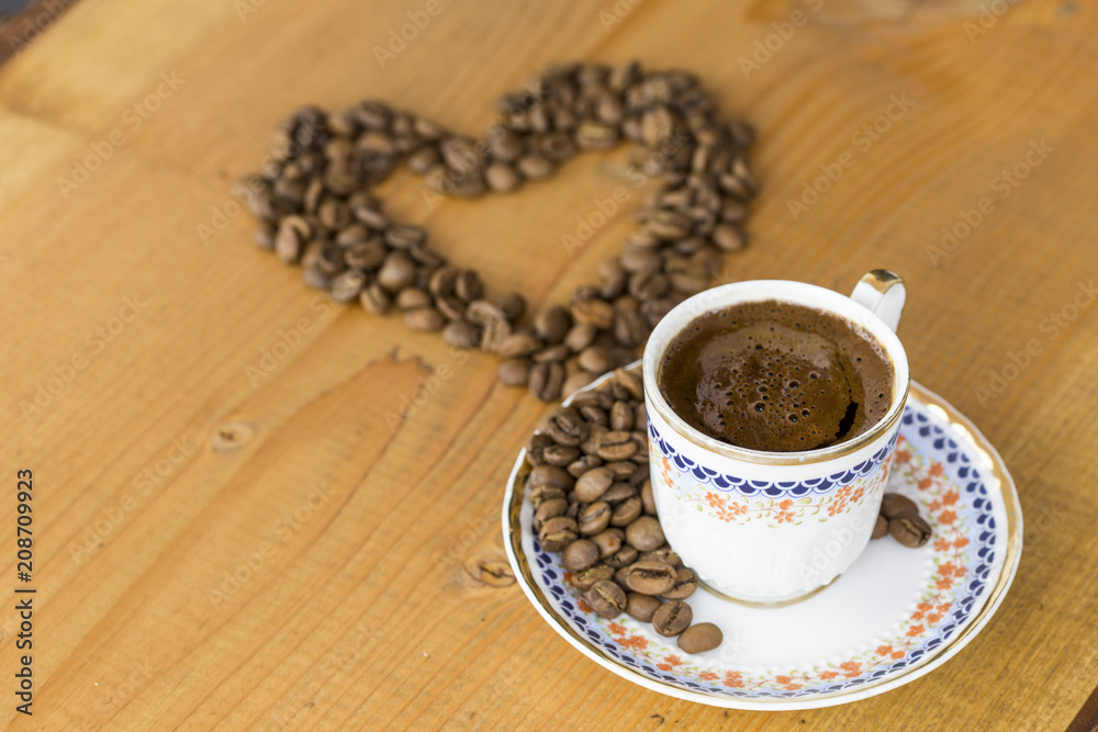 Obraz premium Perfect Turkish Coffee With Coffee Bean