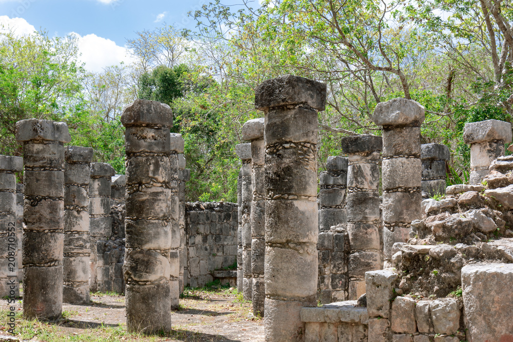 Temple of the Warriors with One Thousand columns gallery. Kukulcan El Castillo, Mexico, Chichen Itzá, Yucatán.