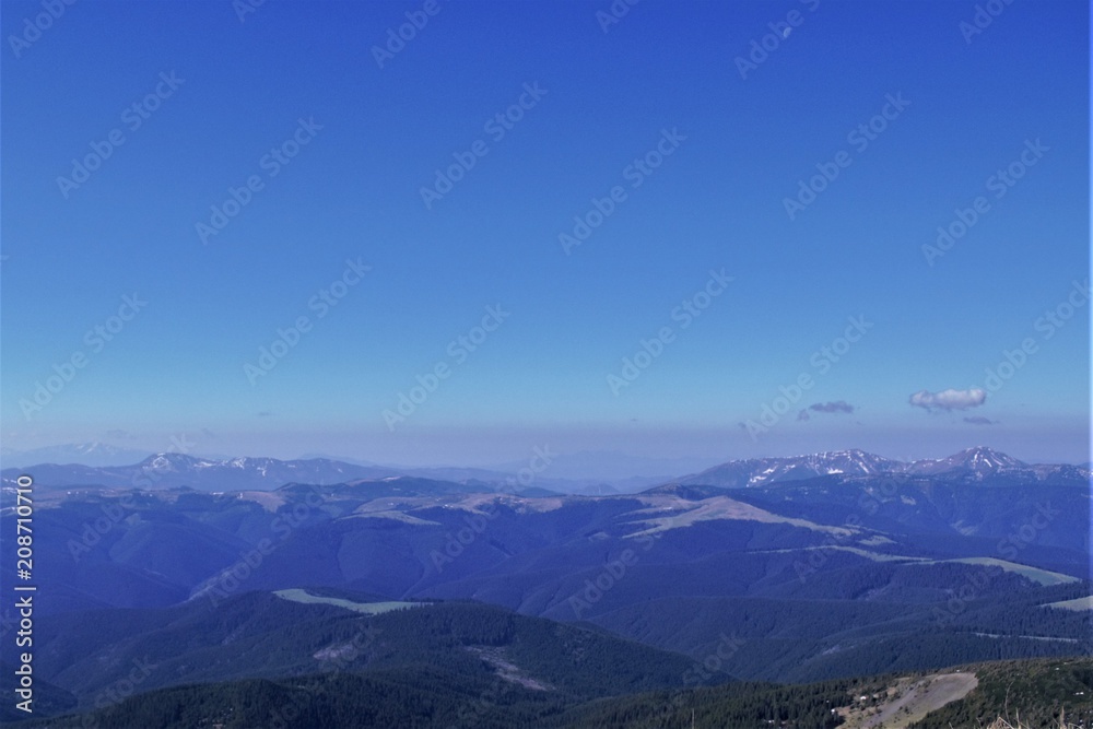 красивая панорама,открывающаяся с вершины горы красивая панорама,открывающаяся с вершины горы