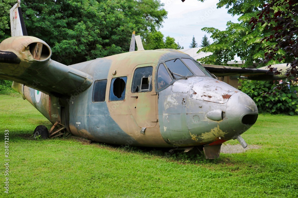 Obraz premium Vecchio aereo da guerra