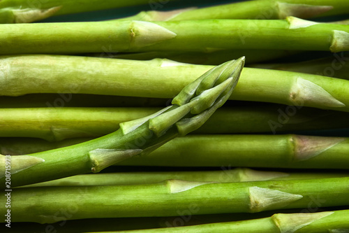 Fototapeta Naklejka Na Ścianę i Meble -  Texture of green asparagus view front