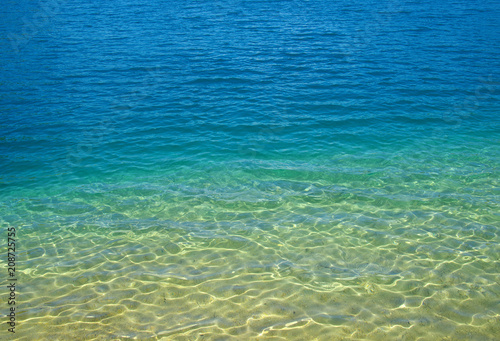 Fototapeta Naklejka Na Ścianę i Meble -   clear blue water