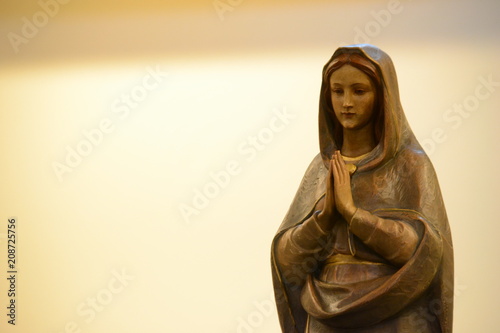 Tableau sur toile Statua di Maria in legno
