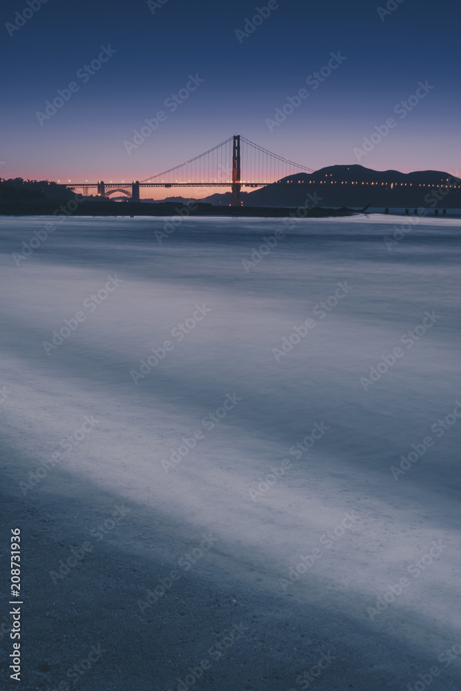 Fototapeta premium Golden gate bridge twilight time view from Crissy field