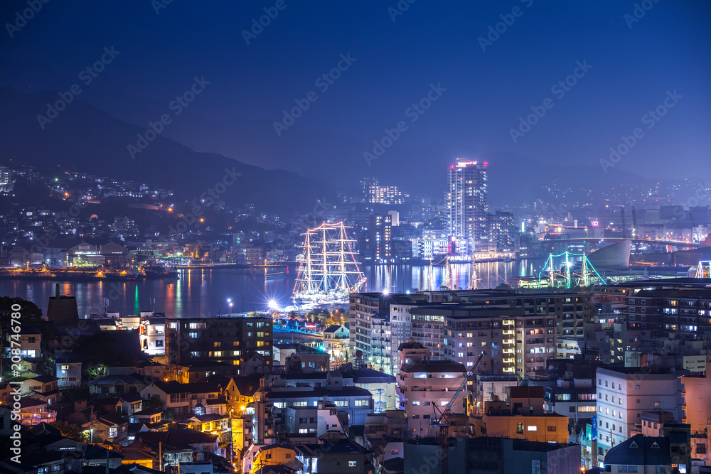 Fototapeta premium Nocny widok na Nagasaki