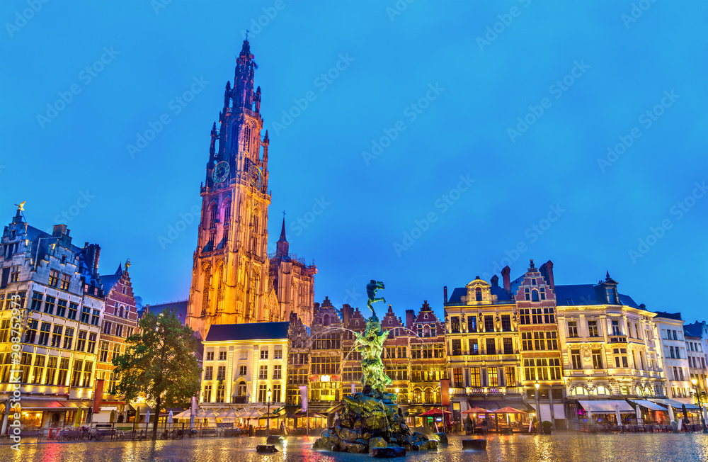 Fototapeta premium The Cathedral of Our Lady and the Silvius Brabo Fountain on the Grote Markt Square in Antwerp, Belgium