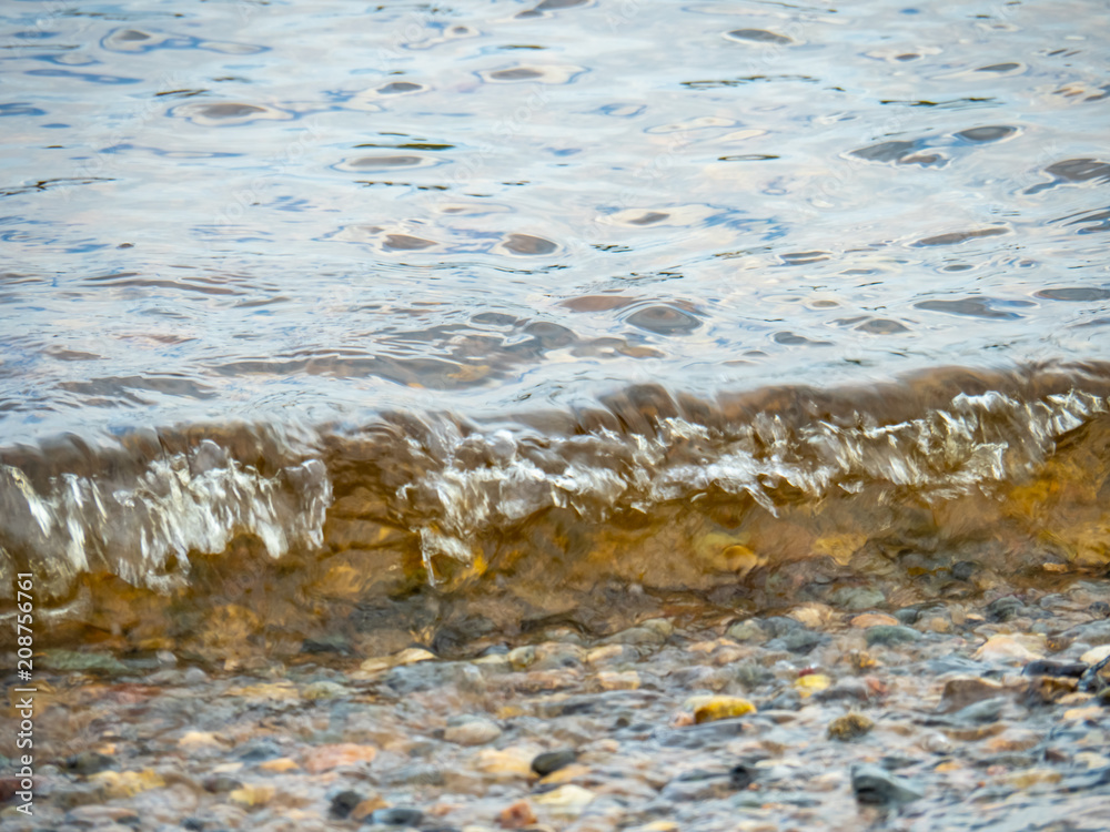 Obraz premium wave covering the beach