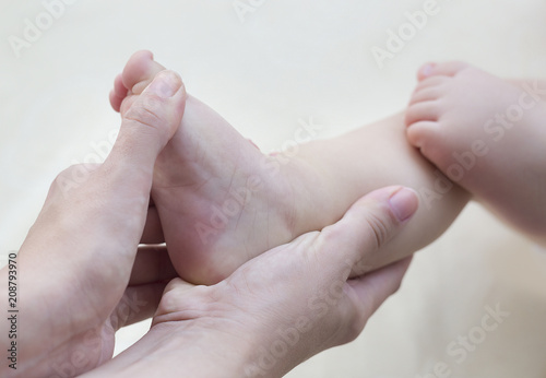 baby foot exercise photo