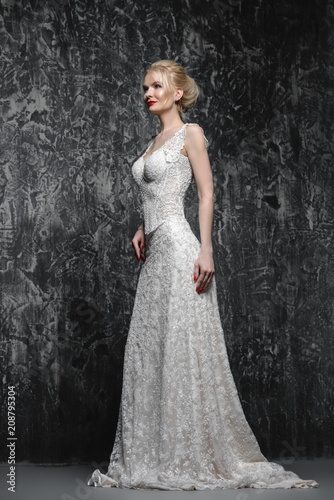 lace white wedding dress