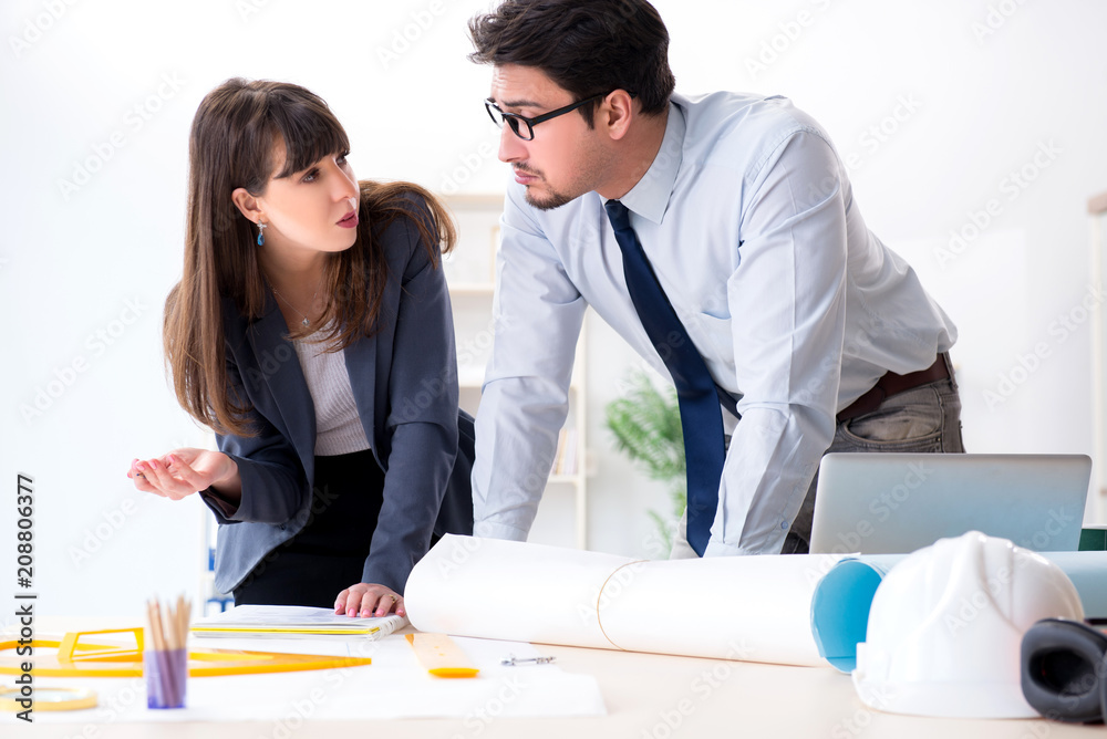 Obraz premium Engineers working on new project