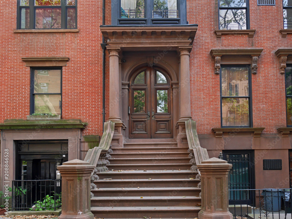 Fototapeta premium Brooklyn Heights historic brownstone building